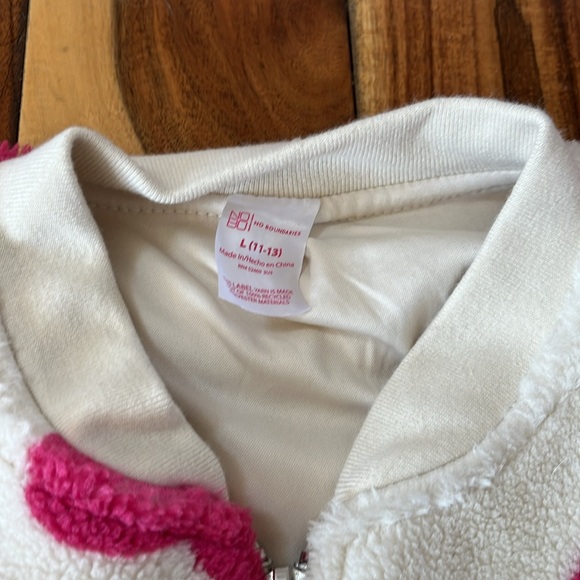 Fuzzy heart jacket! - Picture 3 of 4